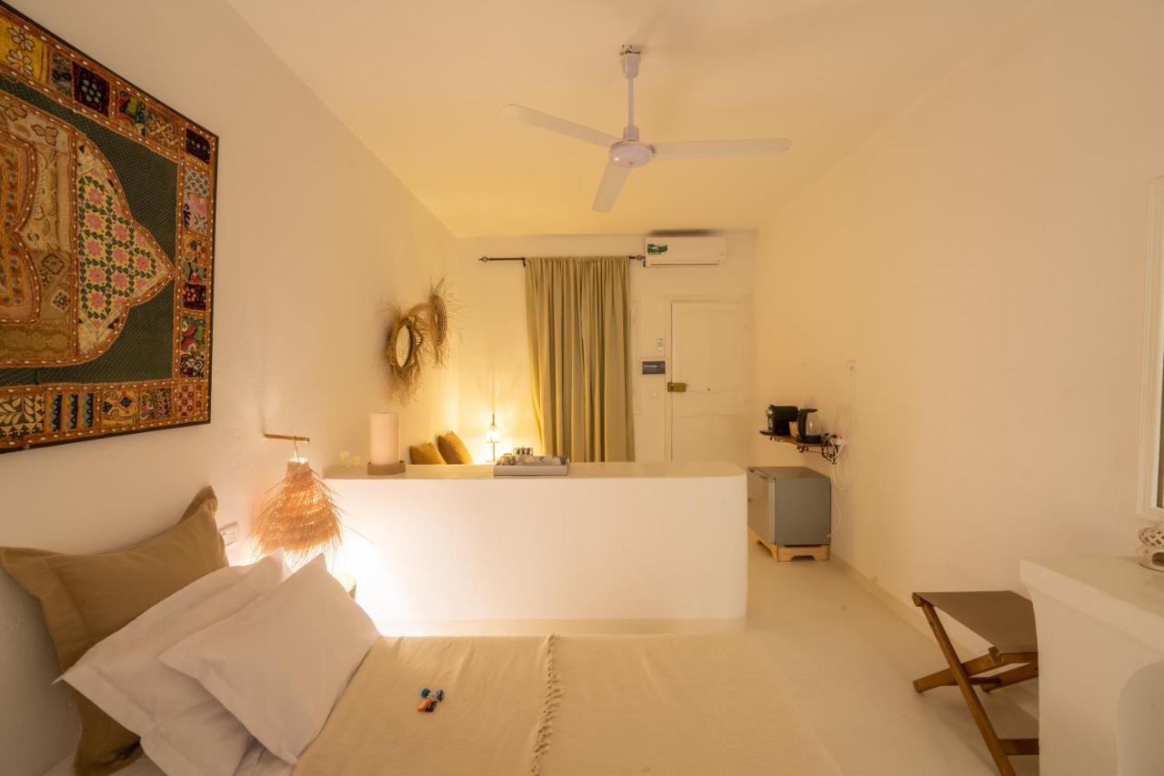 Cheeky Monkey Hotel Ghar el-Melh Exterior foto